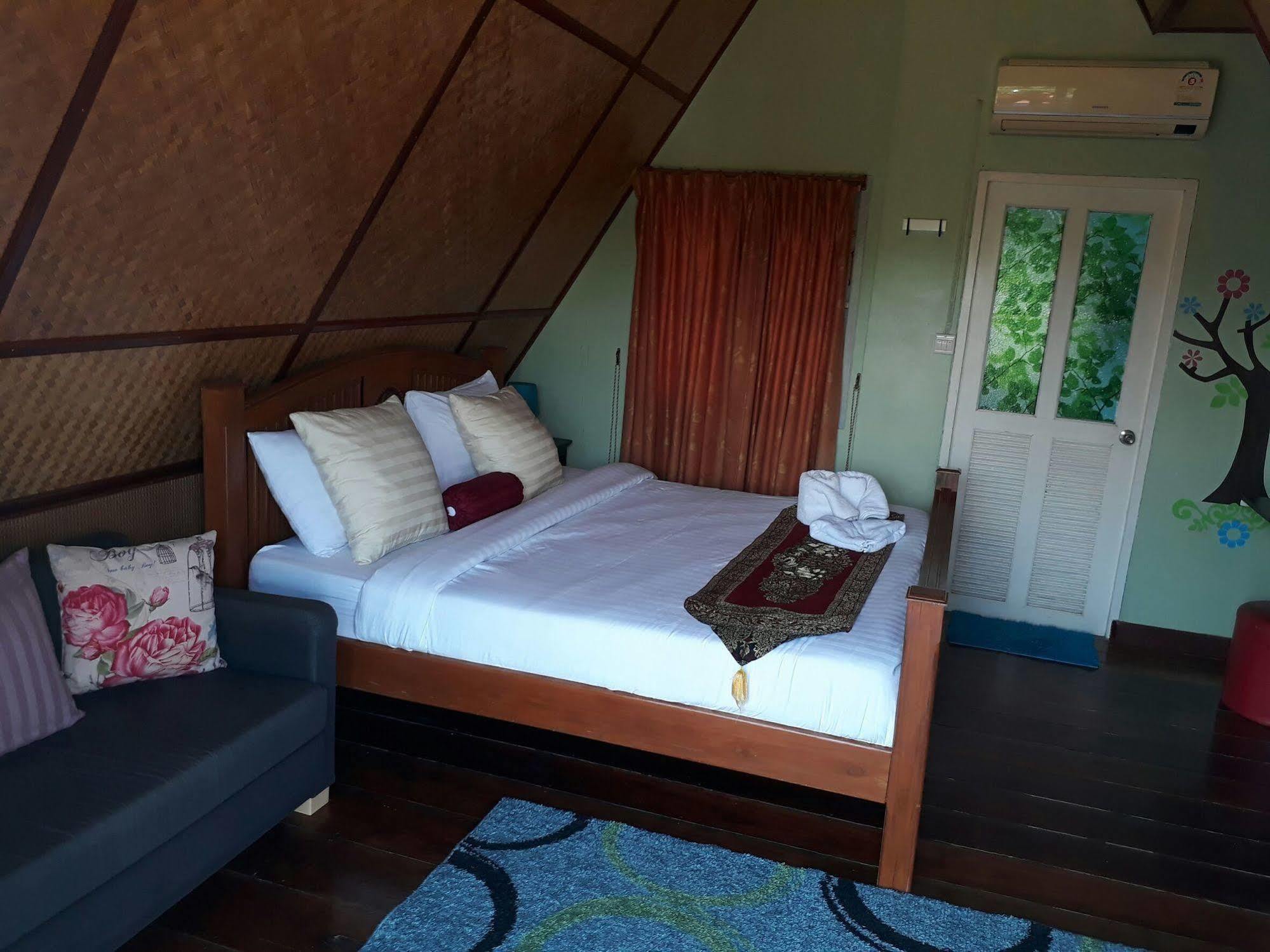 Goodview Resort & Camping Ban Kaeng Raboet Ngoại thất bức ảnh